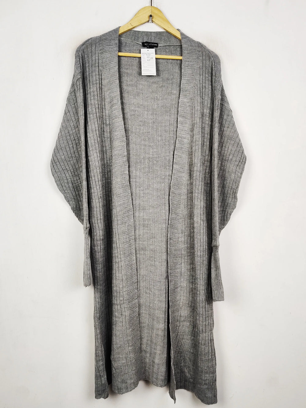 Buy online pre-used pre-loved 100% authentic & Original branded Prettylittlething (LC-7731) available in Pakistan. Top international brands avilable.