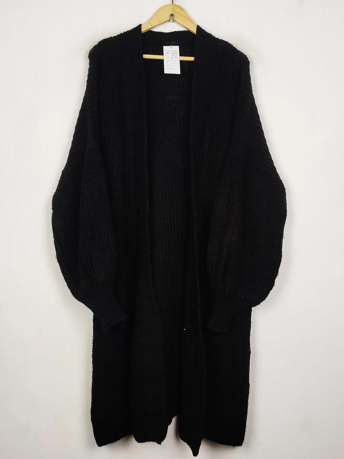 Buy online pre-used pre-loved 100% authentic & Original branded Unknown Brand (LC-7736) available in Pakistan. Top international brands avilable.