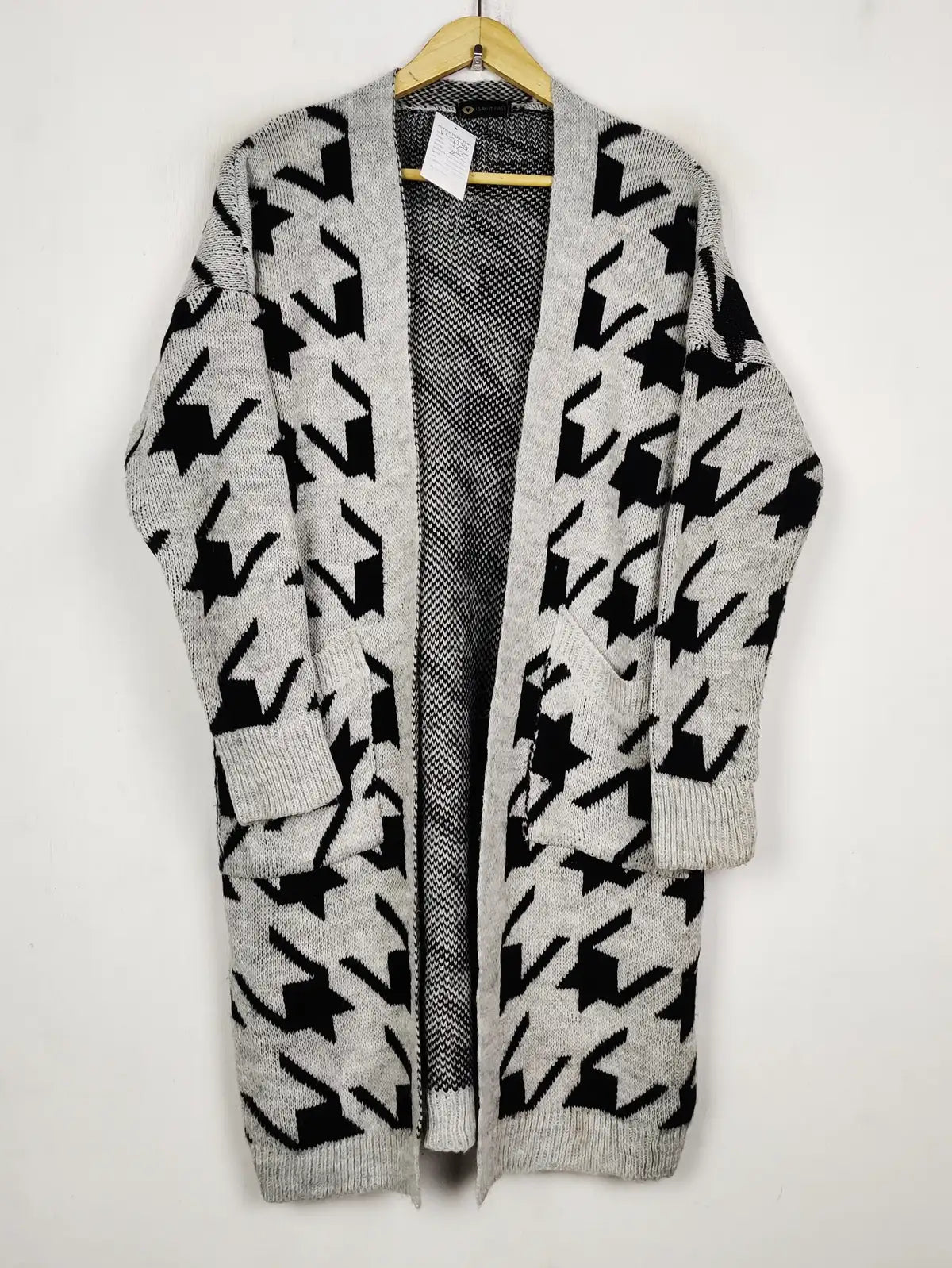 Buy online pre-used pre-loved 100% authentic & Original branded I Saw It First (LC-7739) available in Pakistan. Top international brands avilable.