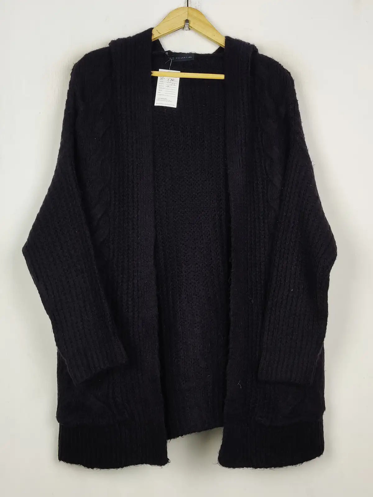 Buy online pre-used pre-loved 100% authentic & Original branded Marks & Spencer (LC-7742) available in Pakistan. Top international brands avilable.