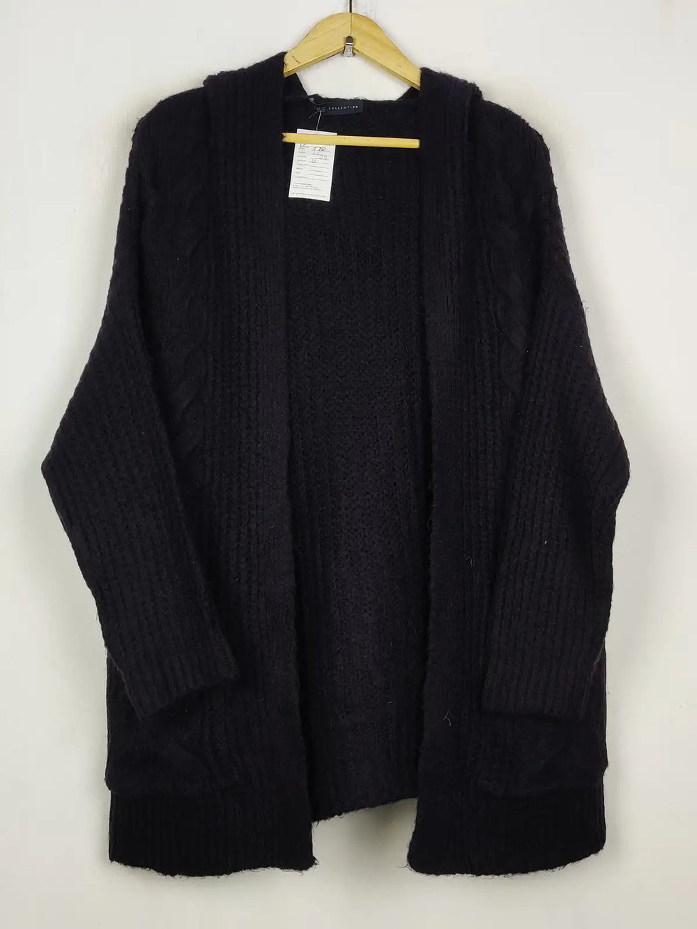 Buy online pre-used pre-loved 100% authentic & Original branded Marks & Spencer (LC-7742) available in Pakistan. Top international brands avilable.