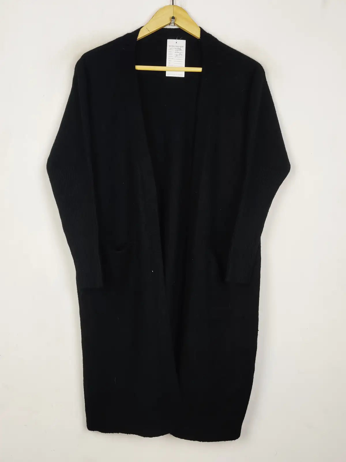 Buy online pre-used pre-loved 100% authentic & Original branded Unknown Brand (LC-7746) available in Pakistan. Top international brands avilable.