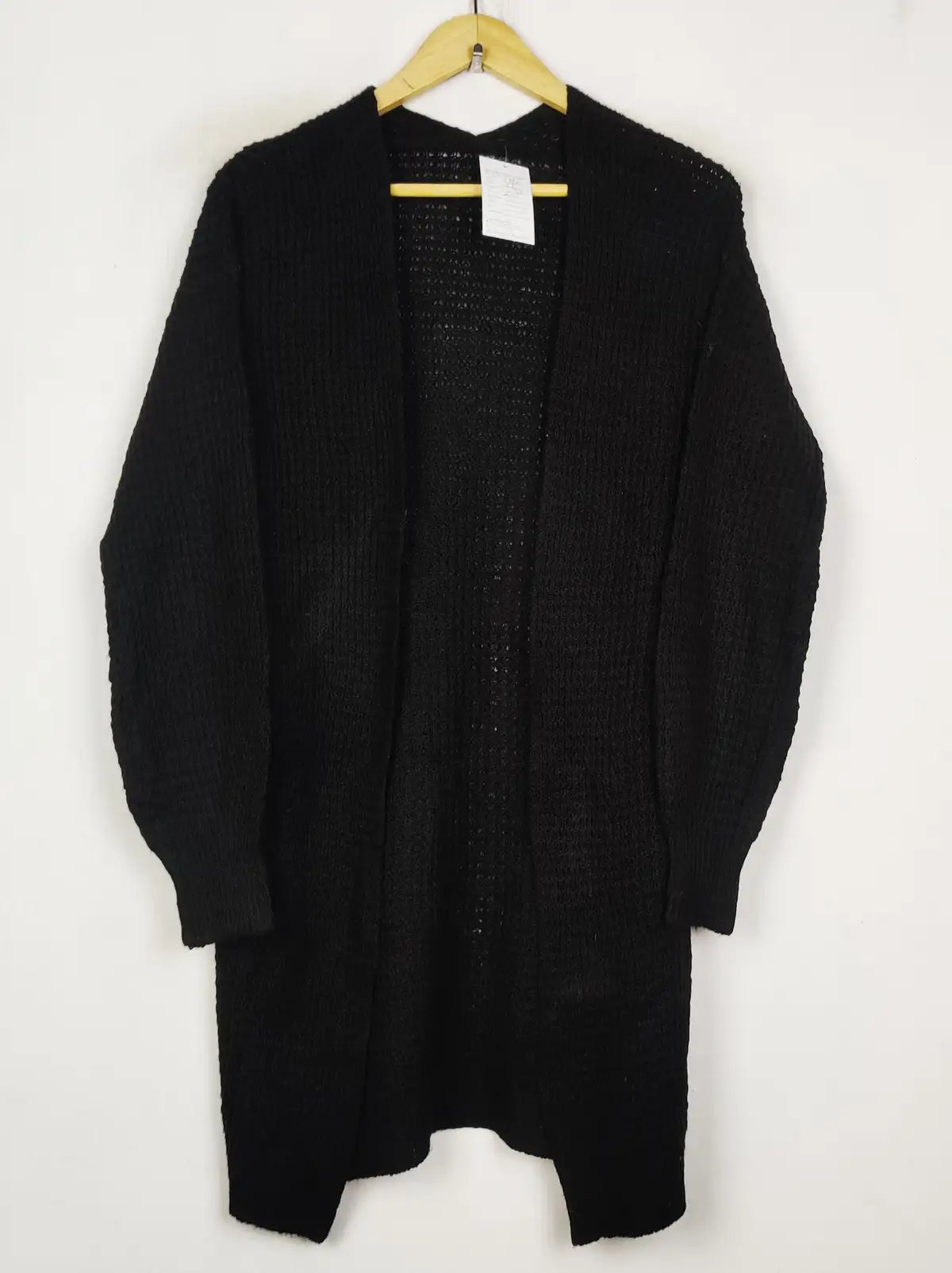 Buy online pre-used pre-loved 100% authentic & Original branded Unknown Brand (LC-7760) available in Pakistan. Top international brands avilable.
