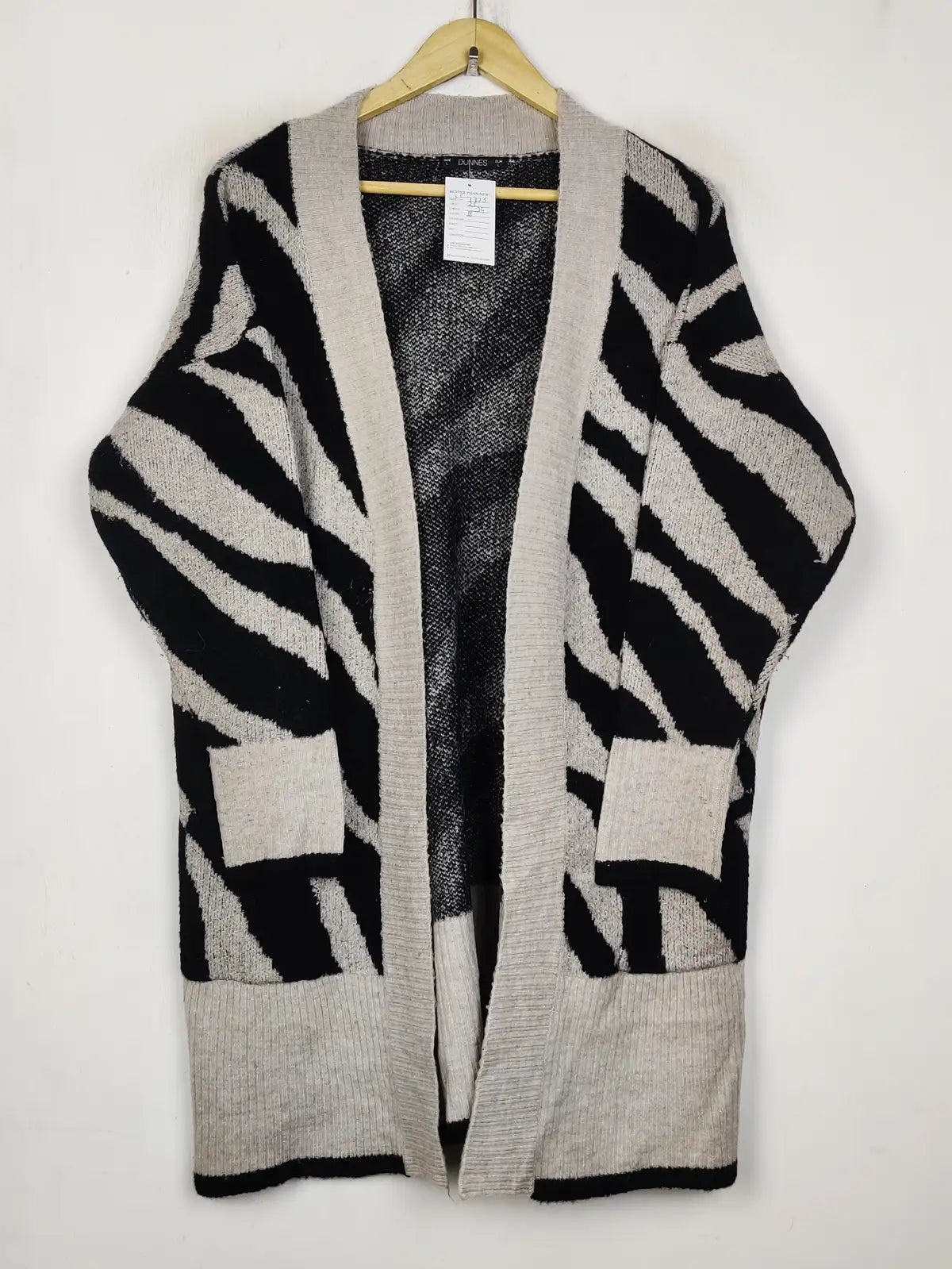 Buy online pre-used pre-loved 100% authentic & Original branded Dunnes Stores (LC-7775) available in Pakistan. Top international brands avilable.