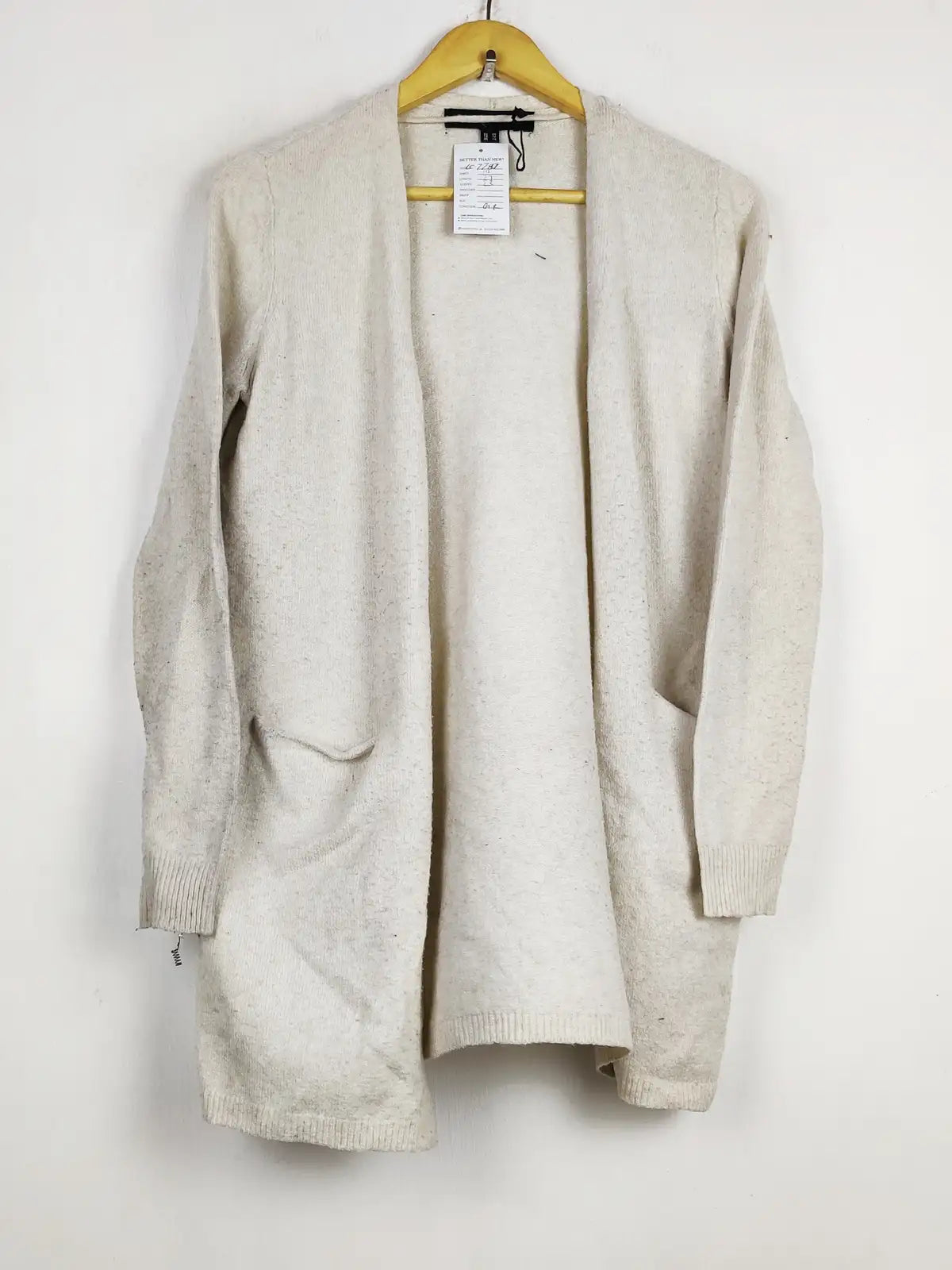 Buy online pre-used pre-loved 100% authentic & Original branded Vero Moda (LC-7787) available in Pakistan. Top international brands avilable.