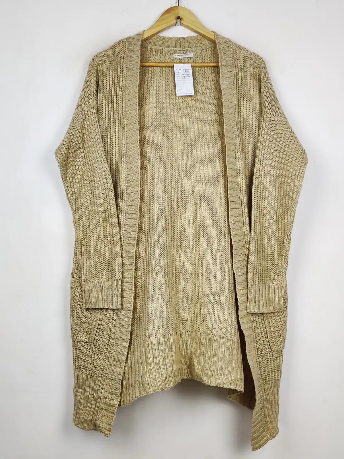 Buy online pre-used pre-loved 100% authentic & Original branded Cropp (LC-7814) available in Pakistan. Top international brands avilable.