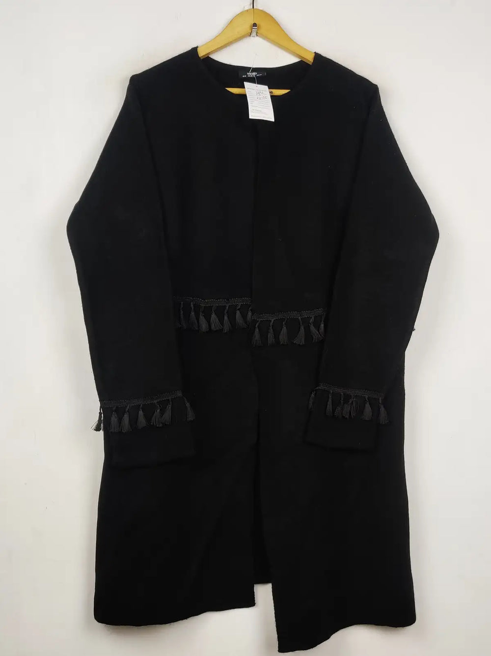 Buy online pre-used pre-loved 100% authentic & Original branded Wallis (LC-7822) available in Pakistan. Top international brands avilable.