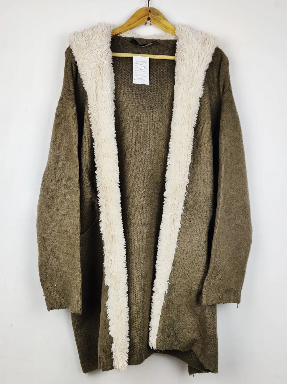 Buy online pre-used pre-loved 100% authentic & Original branded Zara (LC-7856) available in Pakistan. Top international brands avilable.
