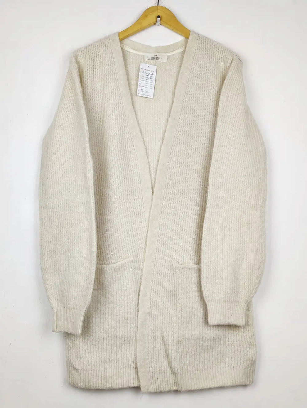 Buy online pre-used pre-loved 100% authentic & Original branded H&M (LC-7870) available in Pakistan. Top international brands avilable.