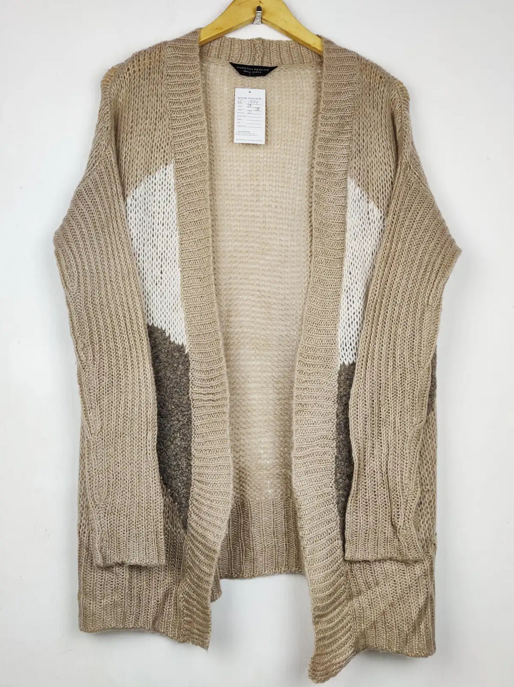 Buy online pre-used pre-loved 100% authentic & Original branded Dorothy Perkins (LC-7887) available in Pakistan. Top international brands avilable.
