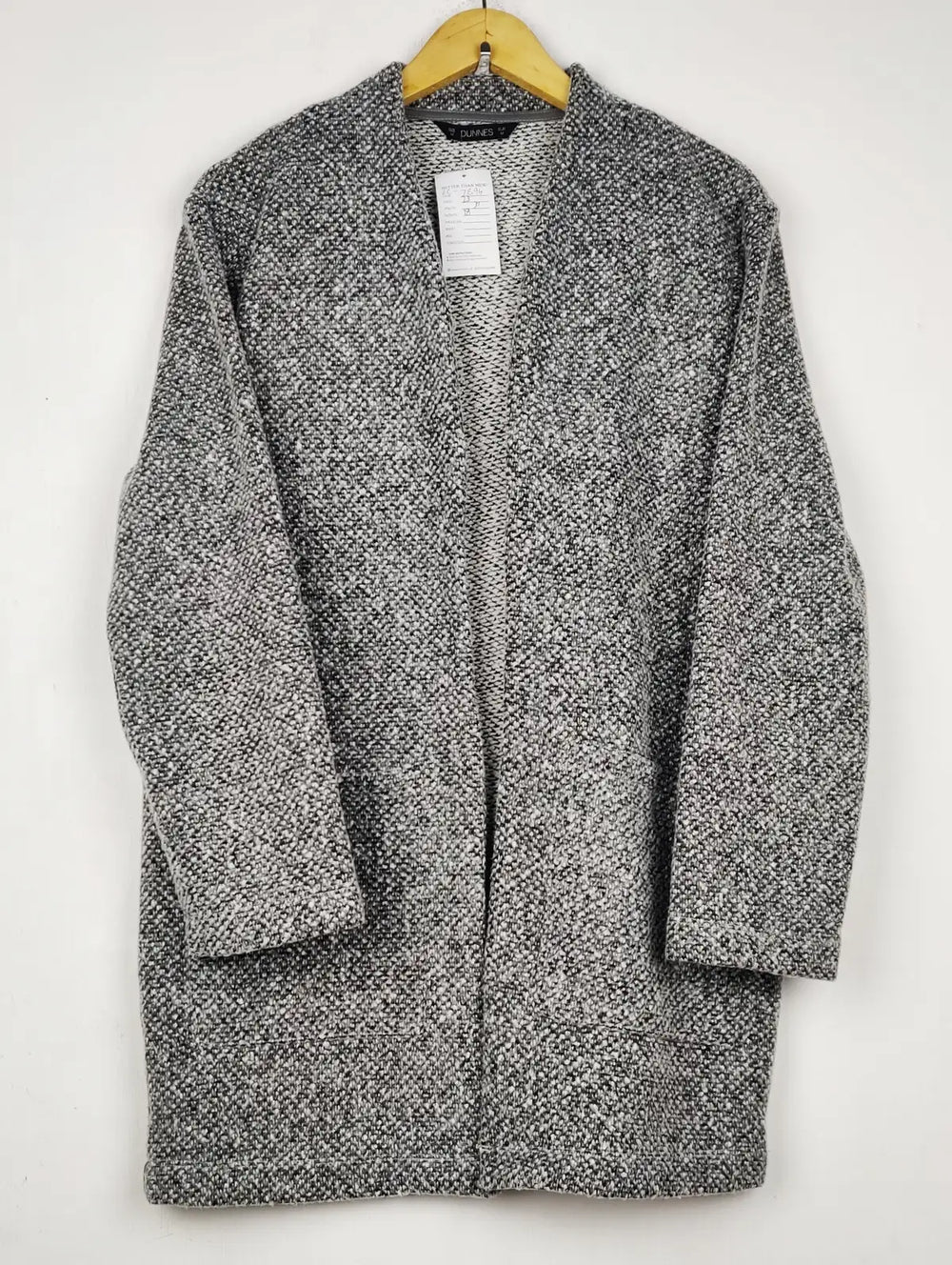 Buy online pre-used pre-loved 100% authentic & Original branded Dunnes Stores (LC-7894) available in Pakistan. Top international brands avilable.