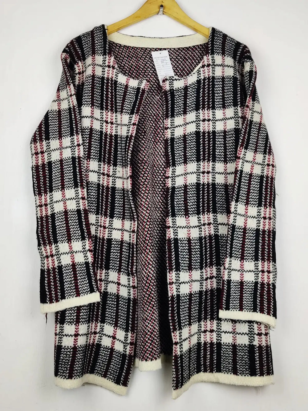 Buy online pre-used pre-loved 100% authentic & Original branded Unknown Brand (LC-7919) available in Pakistan. Top international brands avilable.