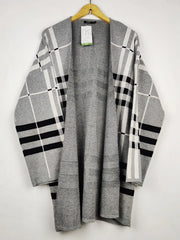 Buy online pre-used pre-loved 100% authentic & Original branded Bershka (LC-7921) available in Pakistan. Top international brands avilable.