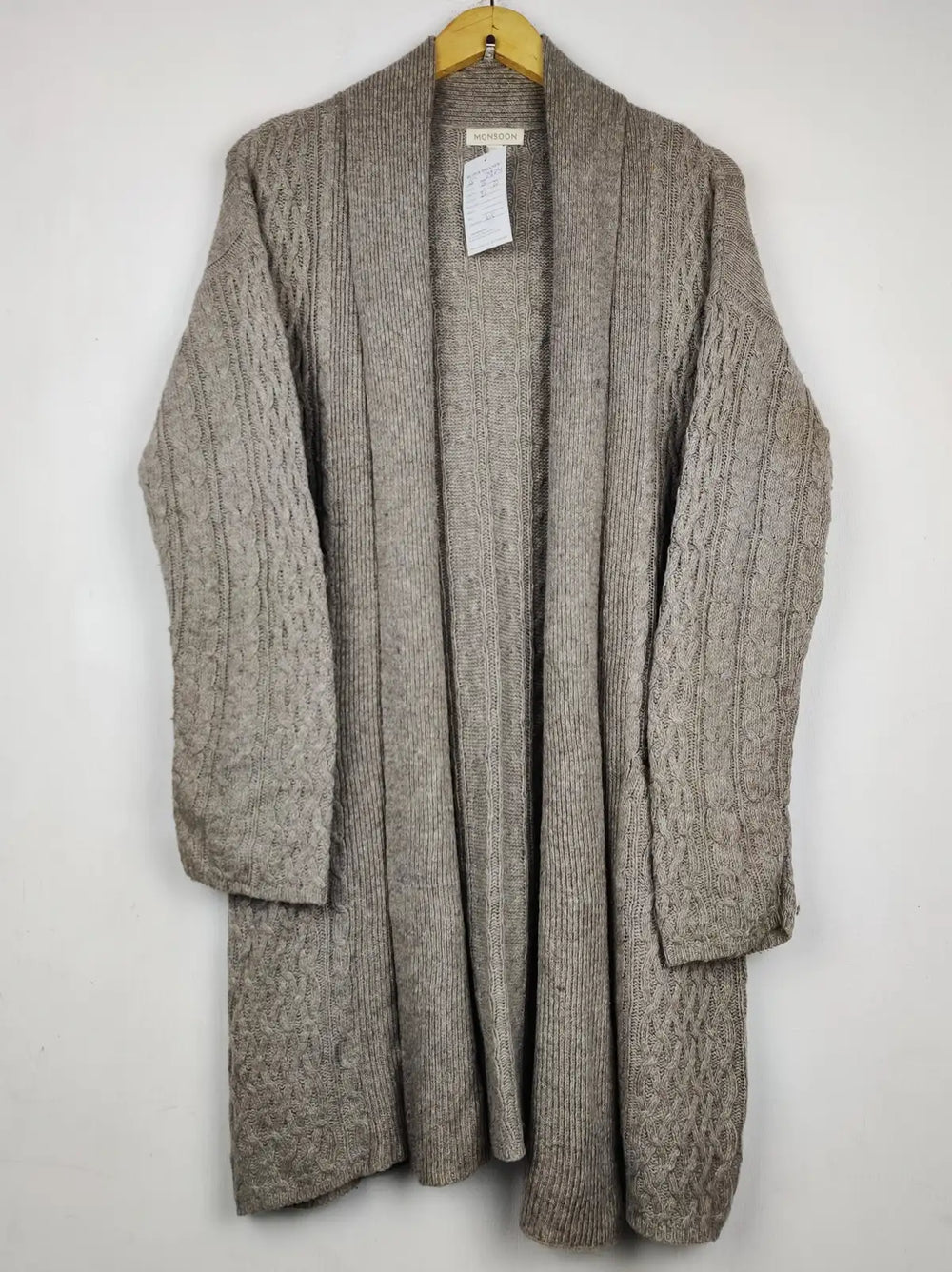 Buy online pre-used pre-loved 100% authentic & Original branded Monsoon (LC-7924) available in Pakistan. Top international brands avilable.