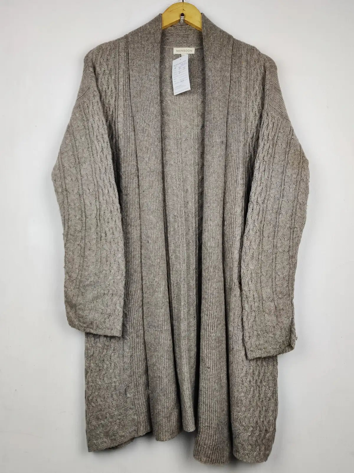 Buy online pre-used pre-loved 100% authentic & Original branded Monsoon (LC-7924) available in Pakistan. Top international brands avilable.