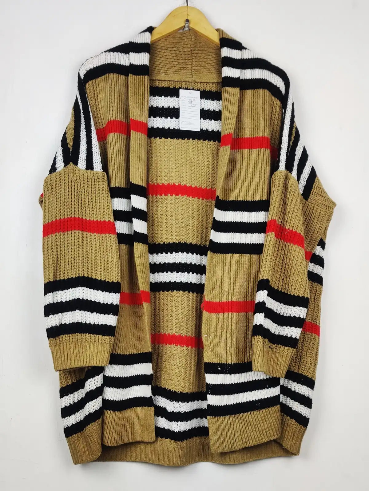 Buy online pre-used pre-loved 100% authentic & Original branded Unknown Brand (LC-7934) available in Pakistan. Top international brands avilable.