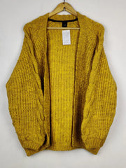 Buy online pre-used pre-loved 100% authentic & Original branded River Island (LC-7945) available in Pakistan. Top international brands avilable.