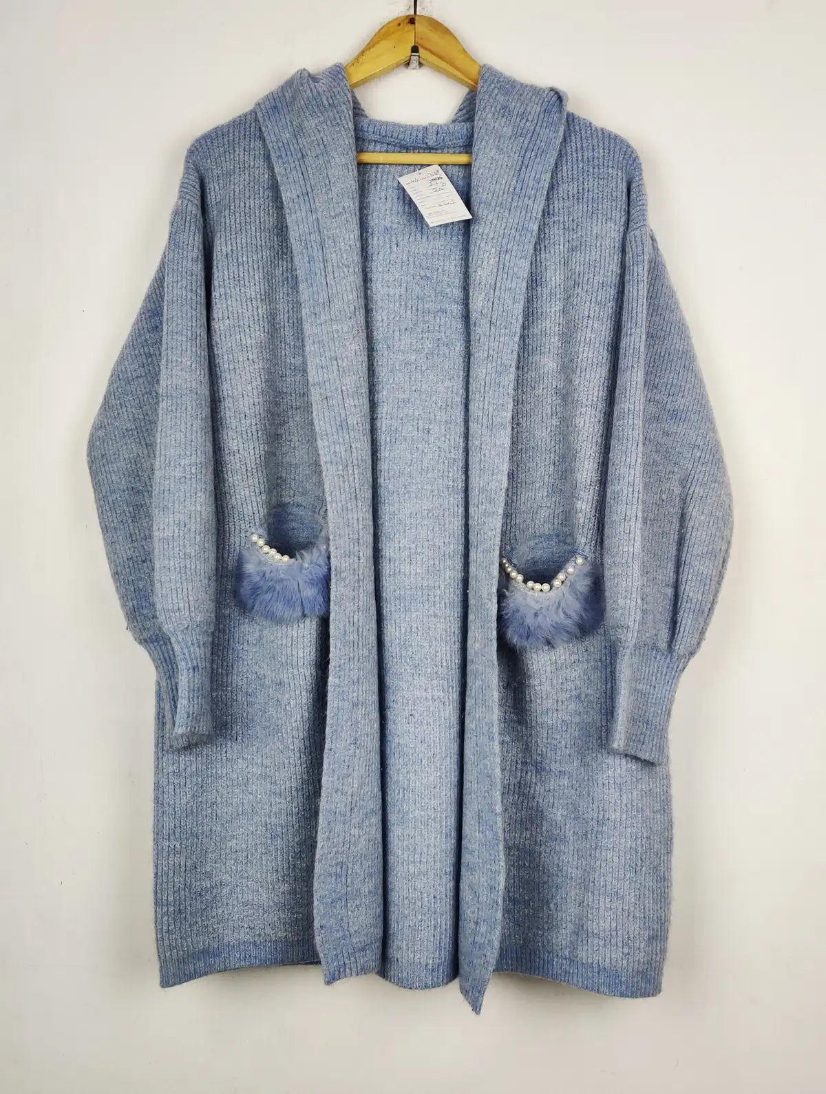 Buy online pre-used pre-loved 100% authentic & Original branded Unknown Brand (LC-7948) available in Pakistan. Top international brands avilable.