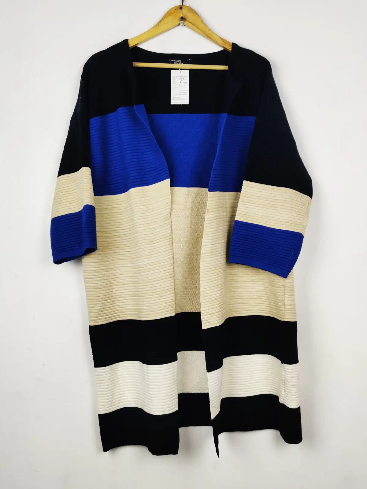 Buy online pre-used pre-loved 100% authentic & Original branded Esmara (LC-7968) available in Pakistan. Top international brands avilable.
