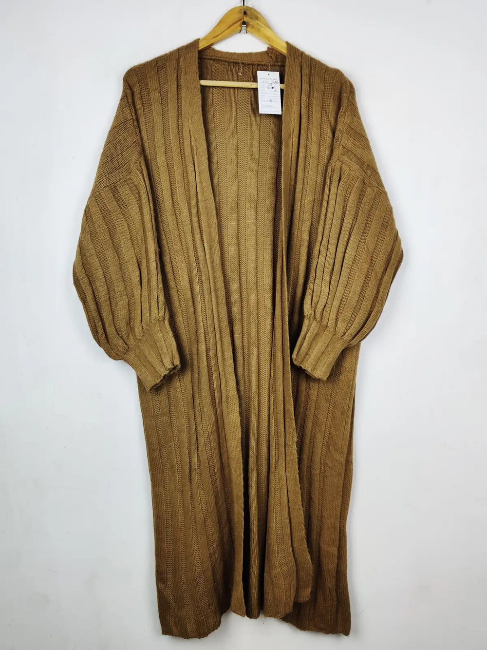 Buy online pre-used pre-loved 100% authentic & Original branded Unknown Brand (LC-7990) available in Pakistan. Top international brands avilable.