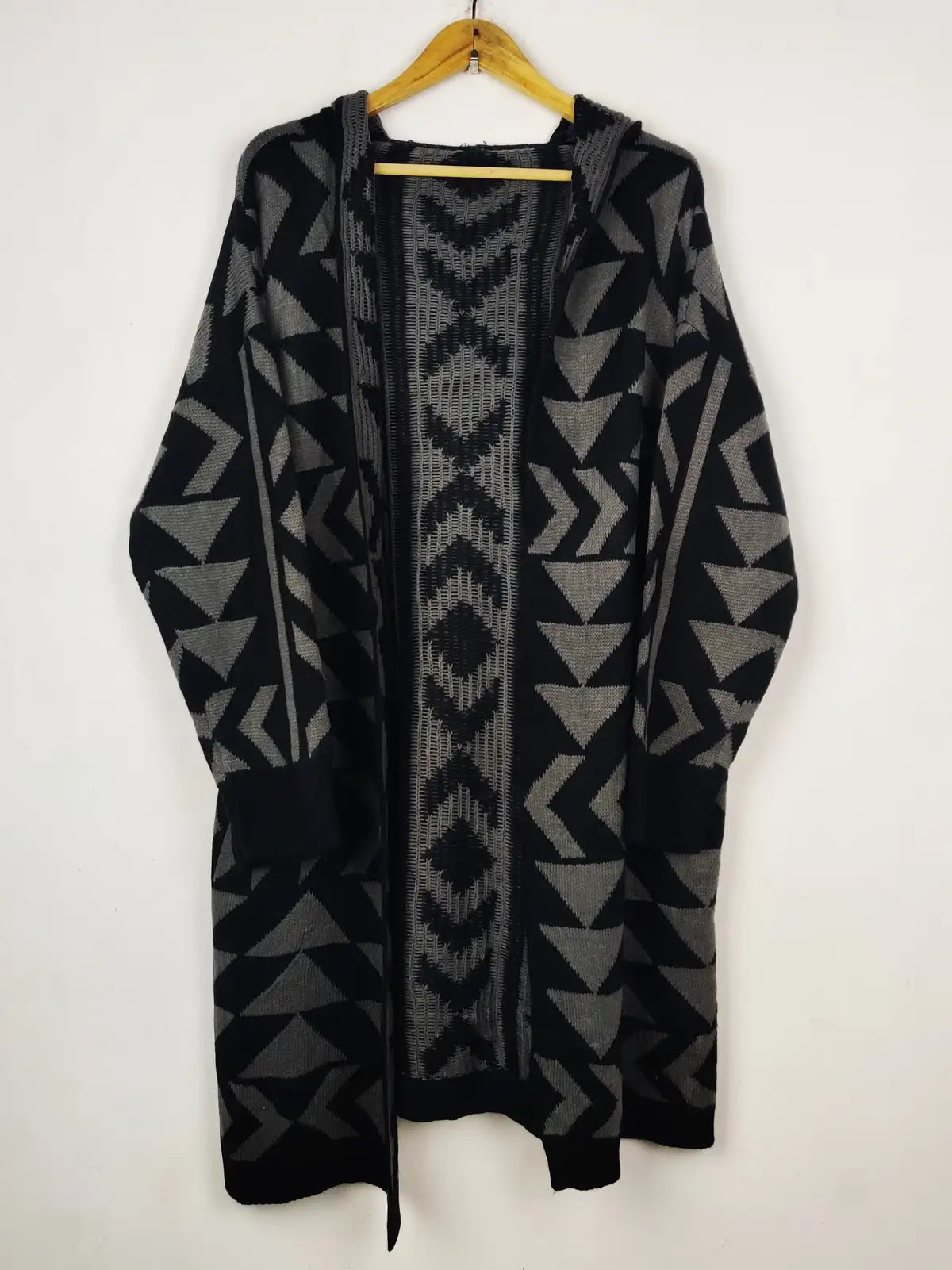 Buy online pre-used pre-loved 100% authentic & Original branded Shein (LC-7991) available in Pakistan. Top international brands avilable.
