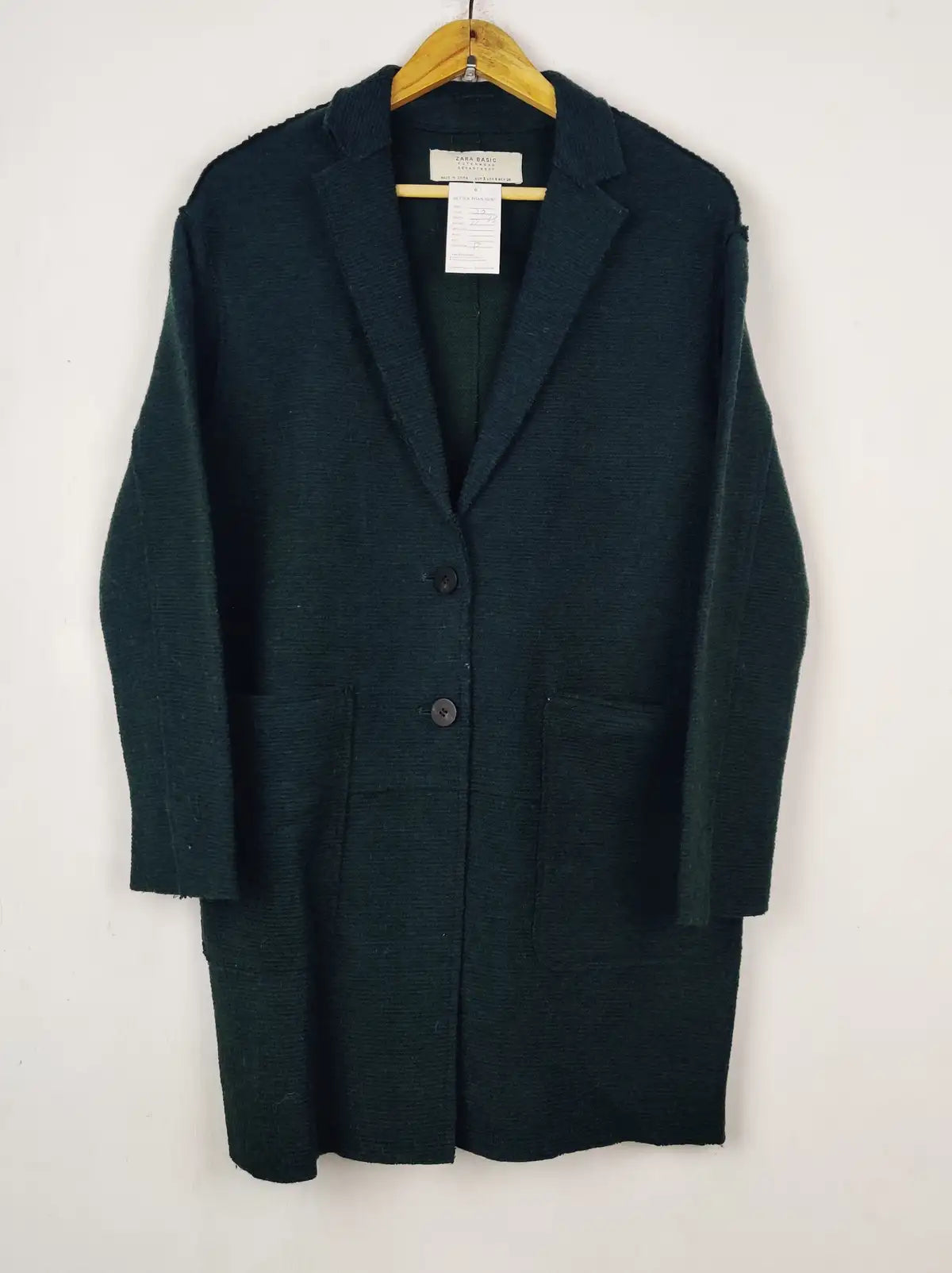 Buy online pre-used pre-loved 100% authentic & Original branded Zara (LC-8024) available in Pakistan. Top international brands avilable.