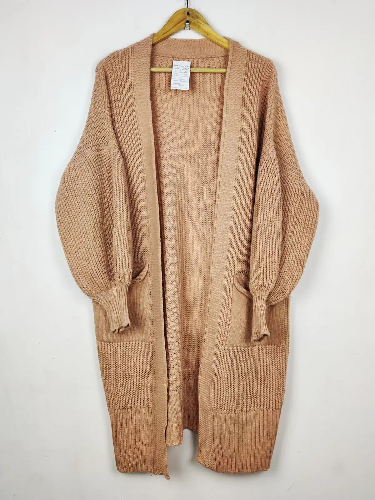 Buy online pre-used pre-loved 100% authentic & Original branded Unknown Brand (LC-8040) available in Pakistan. Top international brands avilable.
