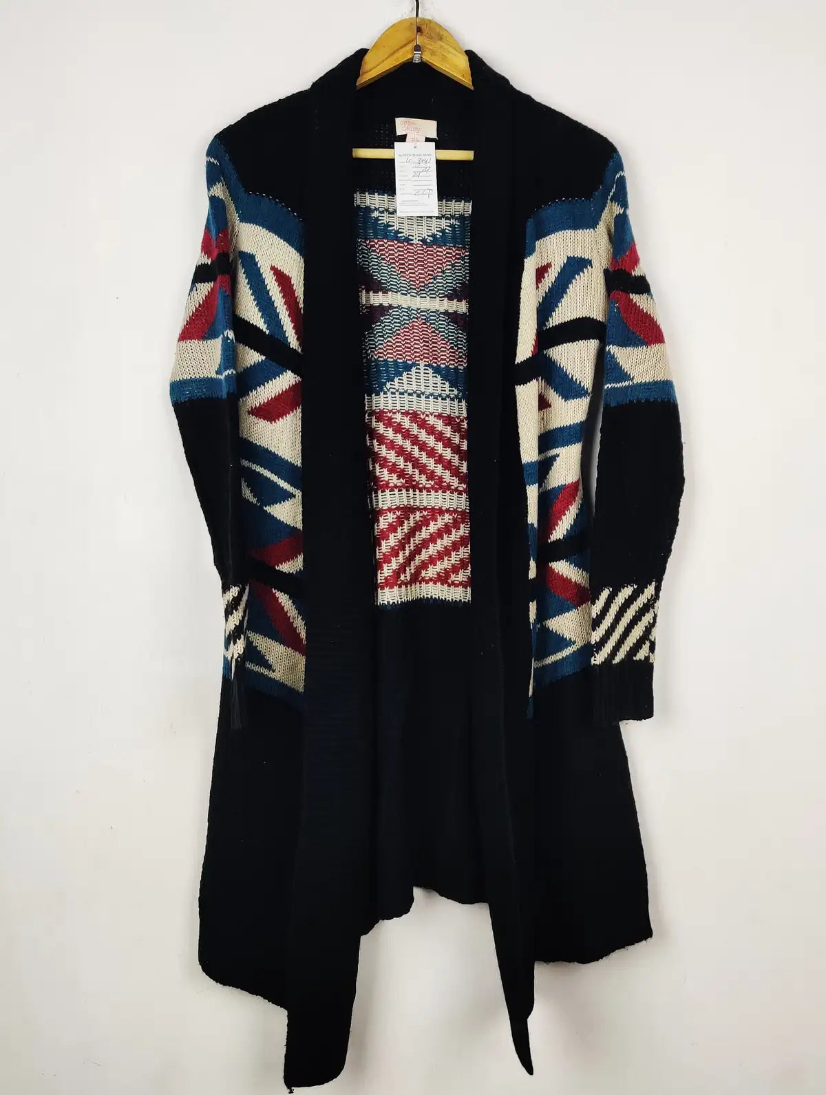 Buy online pre-used pre-loved 100% authentic & Original branded Cape Daisy (LC-8041) available in Pakistan. Top international brands avilable.