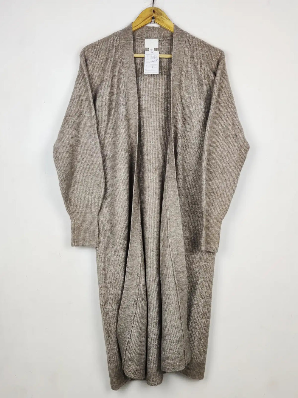 Buy online pre-used pre-loved 100% authentic & Original branded H&M (LC-8063) available in Pakistan. Top international brands avilable.
