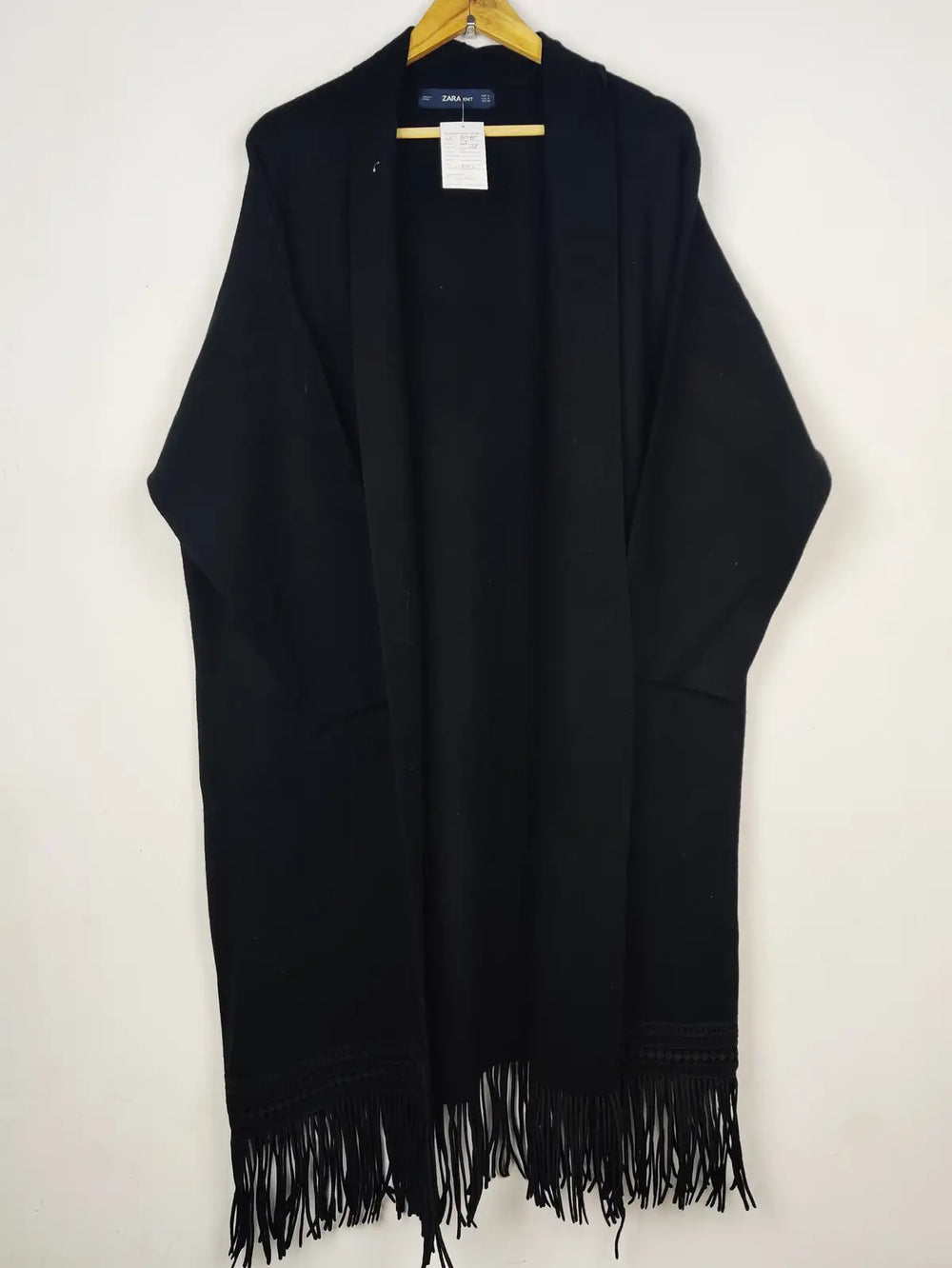 Buy online pre-used pre-loved 100% authentic & Original branded Zara (LC-8080) available in Pakistan. Top international brands avilable.
