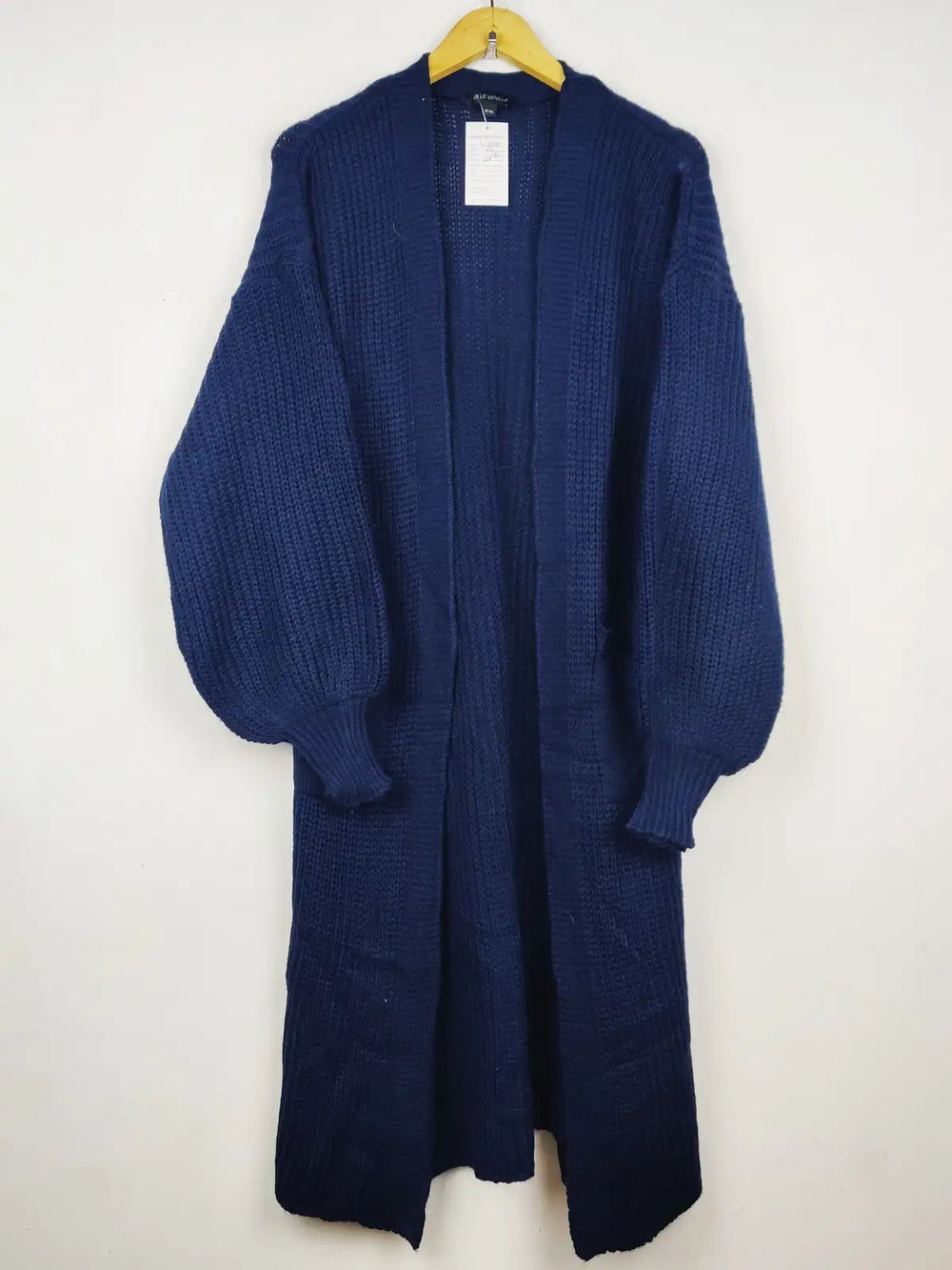 Buy online pre-used pre-loved 100% authentic & Original branded Blue Vanilla (LC-8087) available in Pakistan. Top international brands avilable.