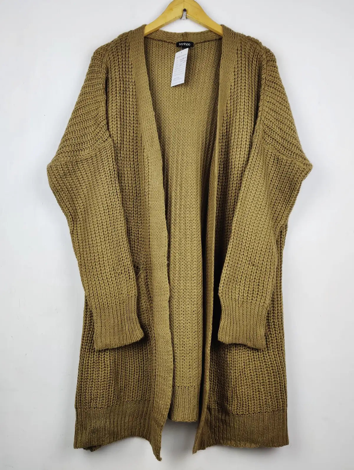 Buy online pre-used pre-loved 100% authentic & Original branded Boohoo (LC-8103) available in Pakistan. Top international brands avilable.