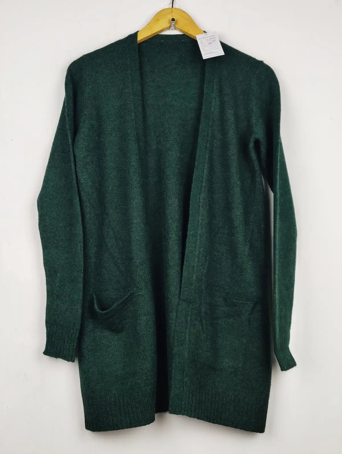 Buy online pre-used pre-loved 100% authentic & Original branded Unknown Brand (LC-8104) available in Pakistan. Top international brands avilable.