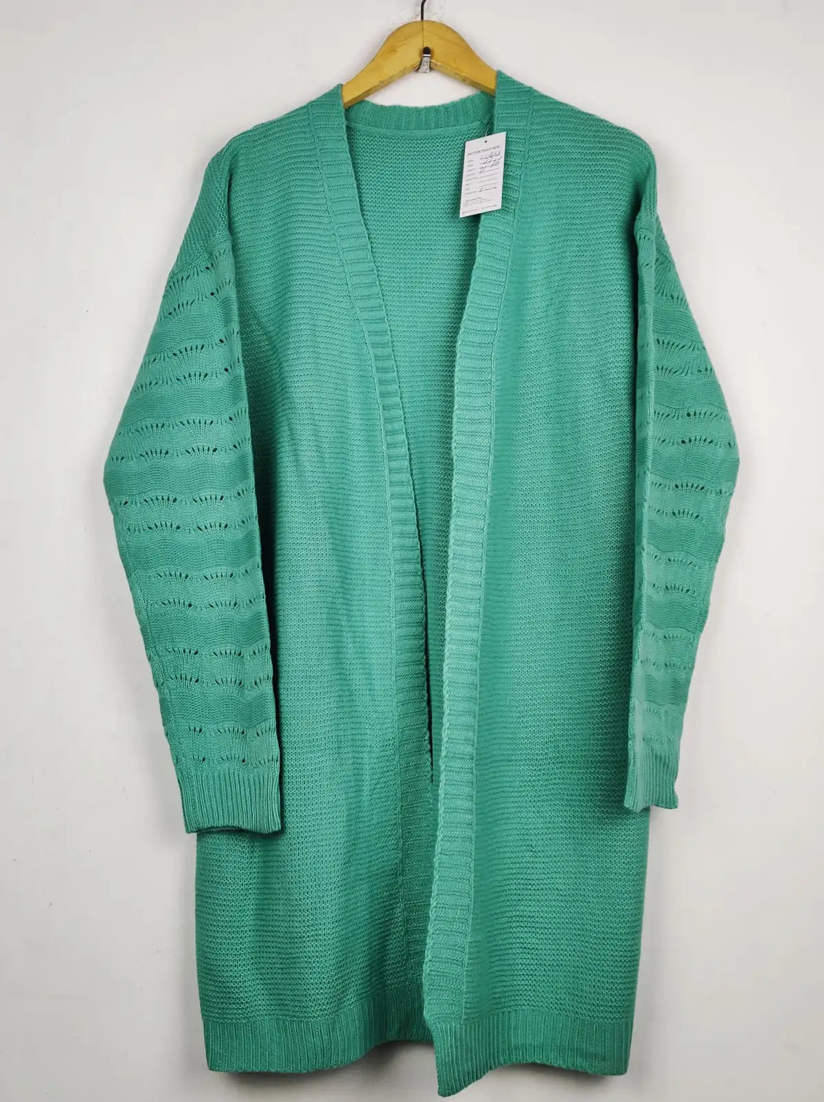 Buy online pre-used pre-loved 100% authentic & Original branded Unknown Brand (LC-8133) available in Pakistan. Top international brands avilable.