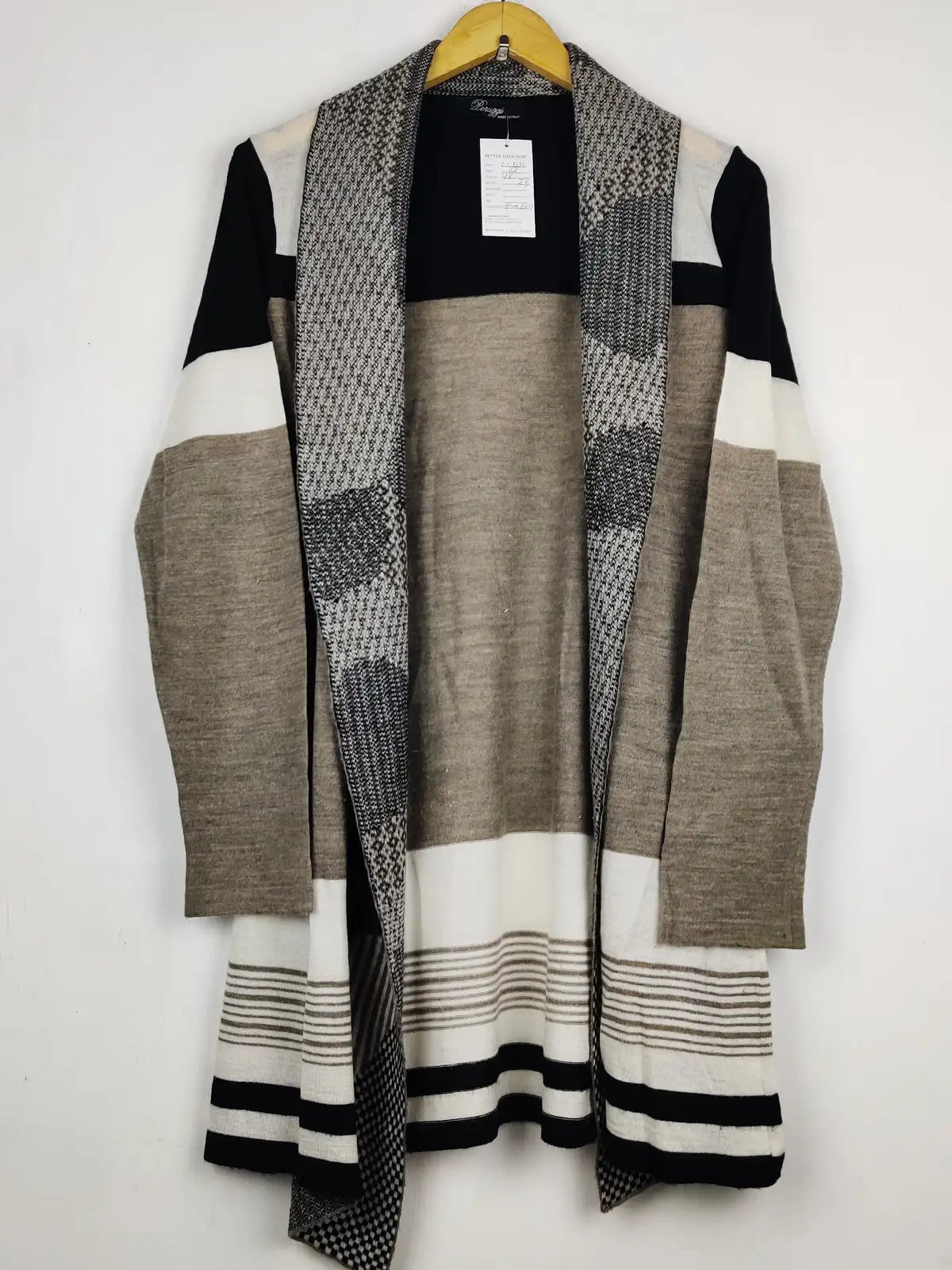 Buy online pre-used pre-loved 100% authentic & Original branded Pewggi (LC-8134) available in Pakistan. Top international brands avilable.