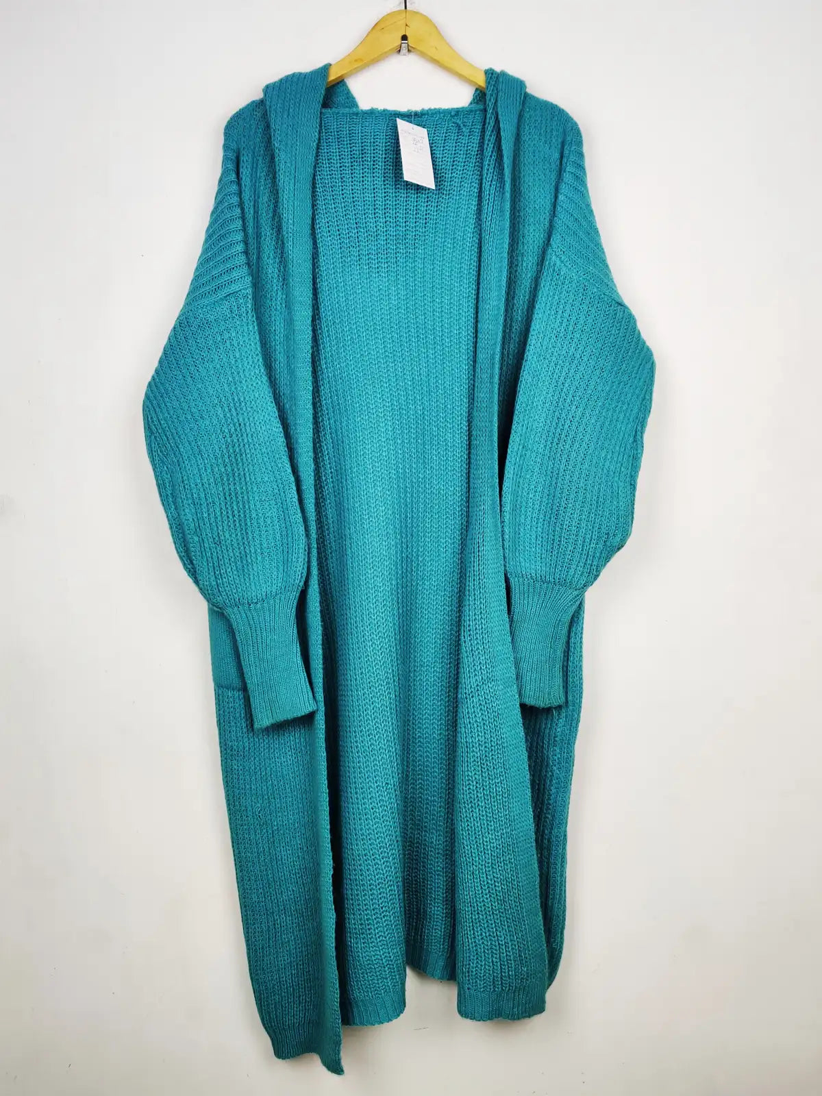 Buy online pre-used pre-loved 100% authentic & Original branded Unknown Brand (LC-8147) available in Pakistan. Top international brands avilable.