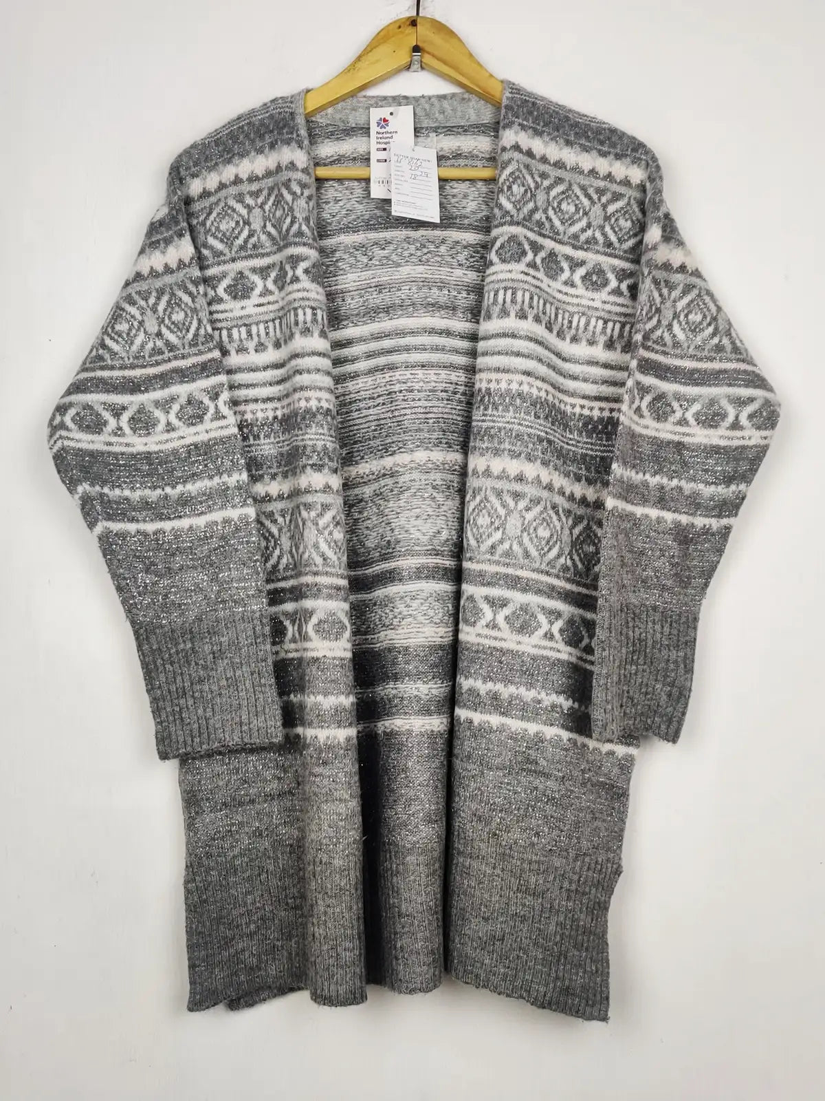 Buy online pre-used pre-loved 100% authentic & Original branded Unknown Brand (LC-8162) available in Pakistan. Top international brands avilable.