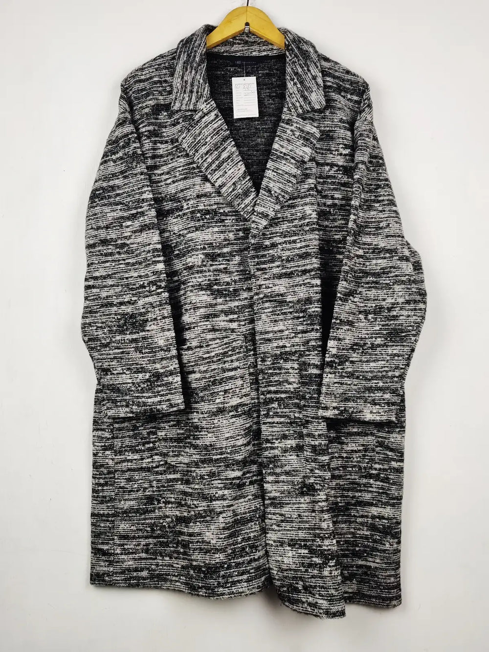 Buy online pre-used pre-loved 100% authentic & Original branded Marks & Spencer (LC-8181) available in Pakistan. Top international brands avilable.