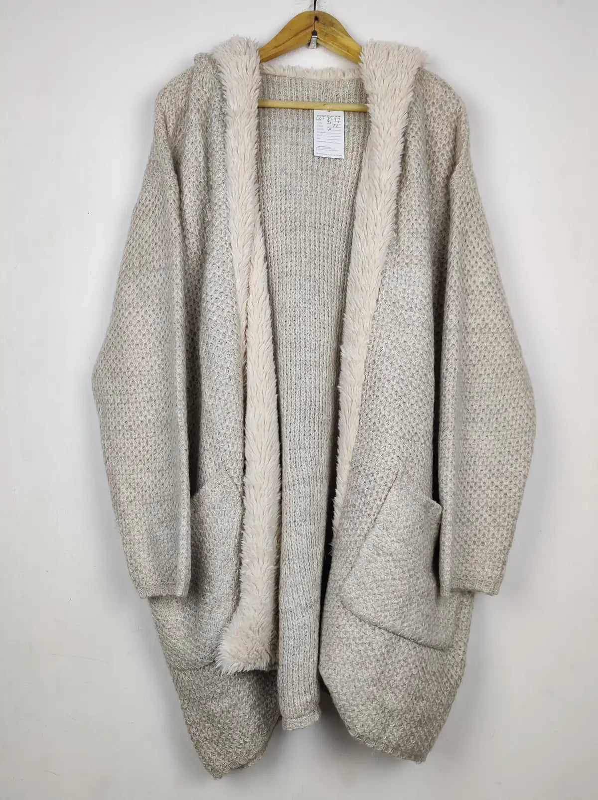 Buy online pre-used pre-loved 100% authentic & Original branded Atmosphere (LC-8196) available in Pakistan. Top international brands avilable.