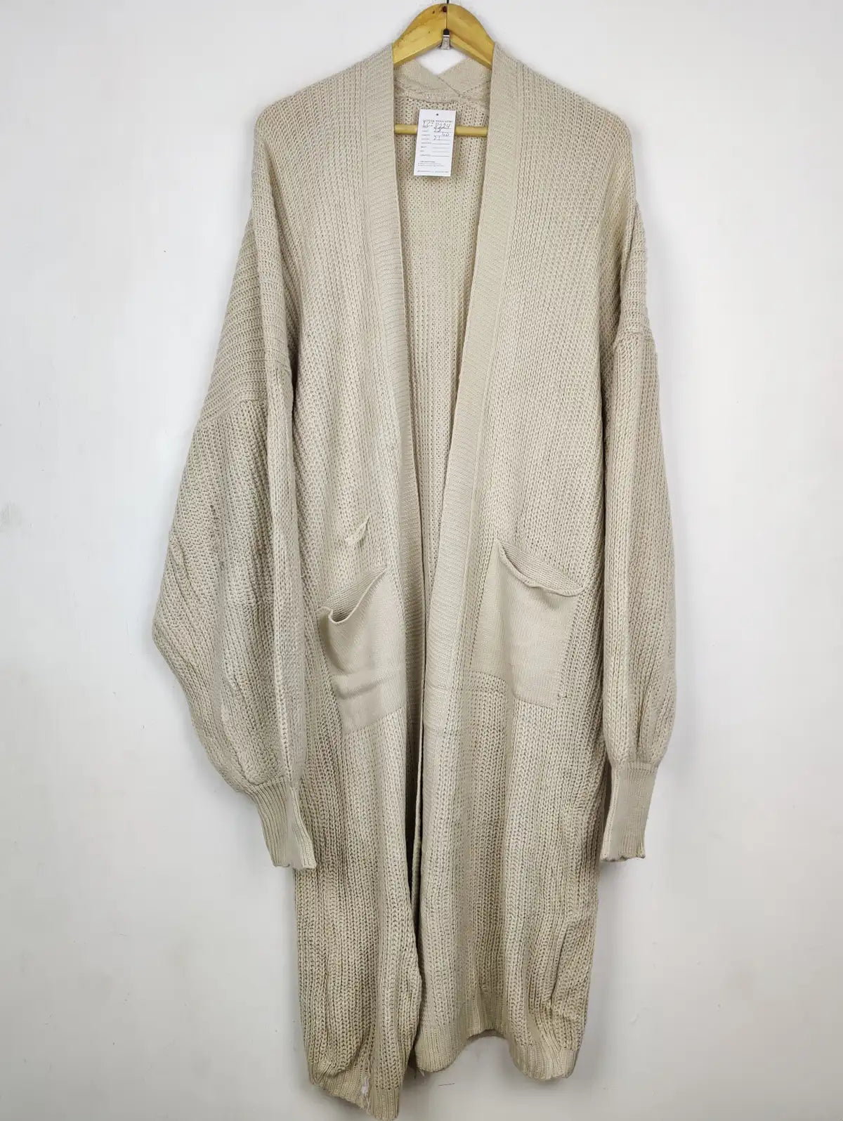Buy online pre-used pre-loved 100% authentic & Original branded Unknown Brand (LC-8224) available in Pakistan. Top international brands avilable.