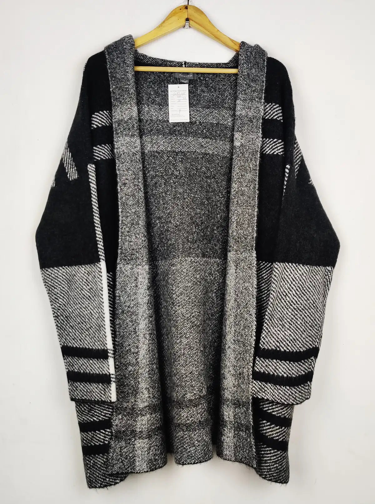 Buy online pre-used pre-loved 100% authentic & Original branded Primark (LC-8242) available in Pakistan. Top international brands avilable.