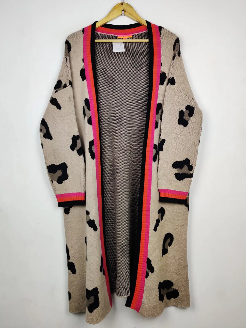 Buy online pre-used pre-loved 100% authentic & Original branded Vilagallo (LC-8258) available in Pakistan. Top international brands avilable.