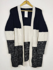 Buy online pre-used pre-loved 100% authentic & Original branded Shein (LC-8279) available in Pakistan. Top international brands avilable.