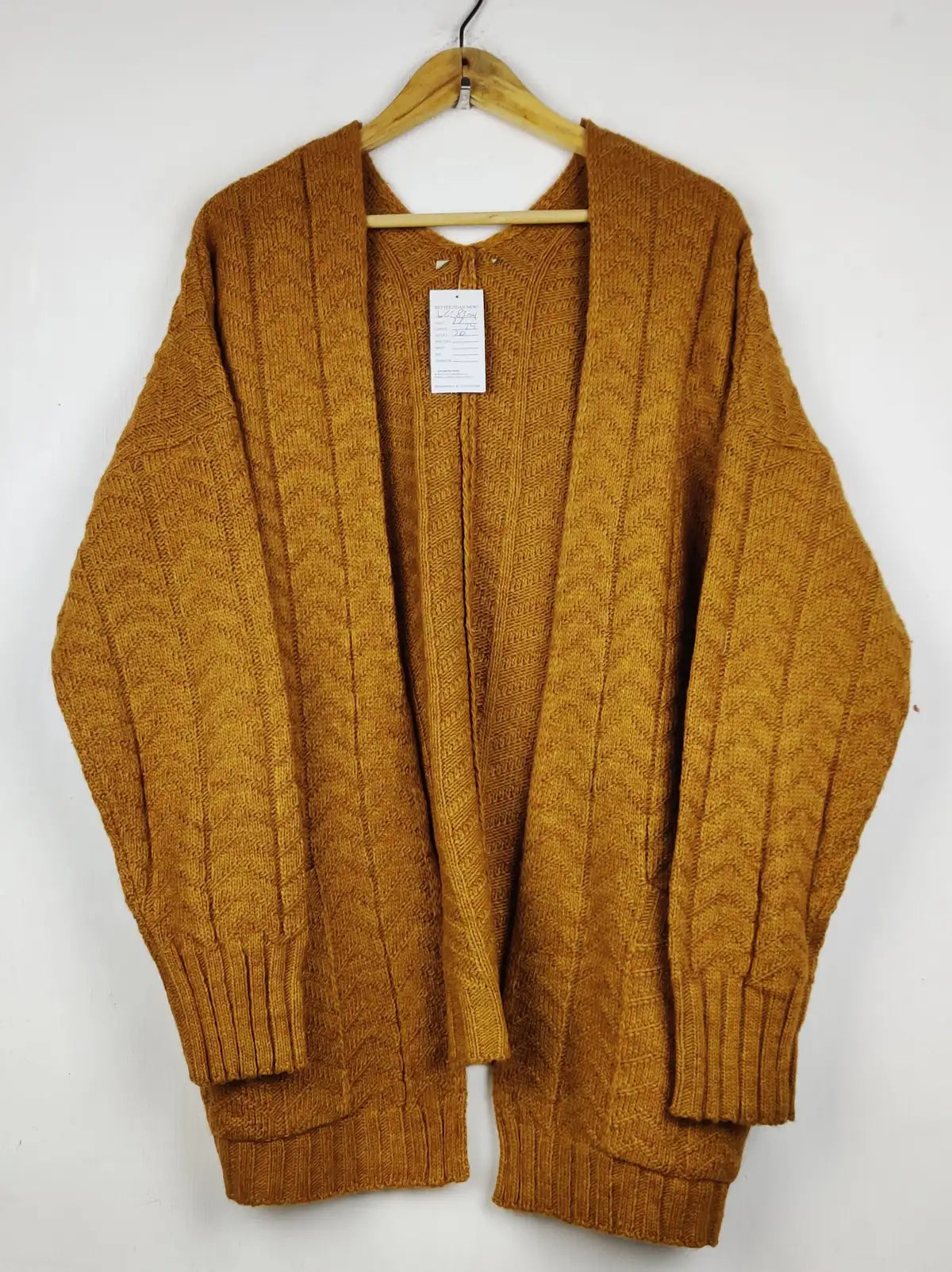 Buy online pre-used pre-loved 100% authentic & Original branded Unknown Brand (LC-8304) available in Pakistan. Top international brands avilable.