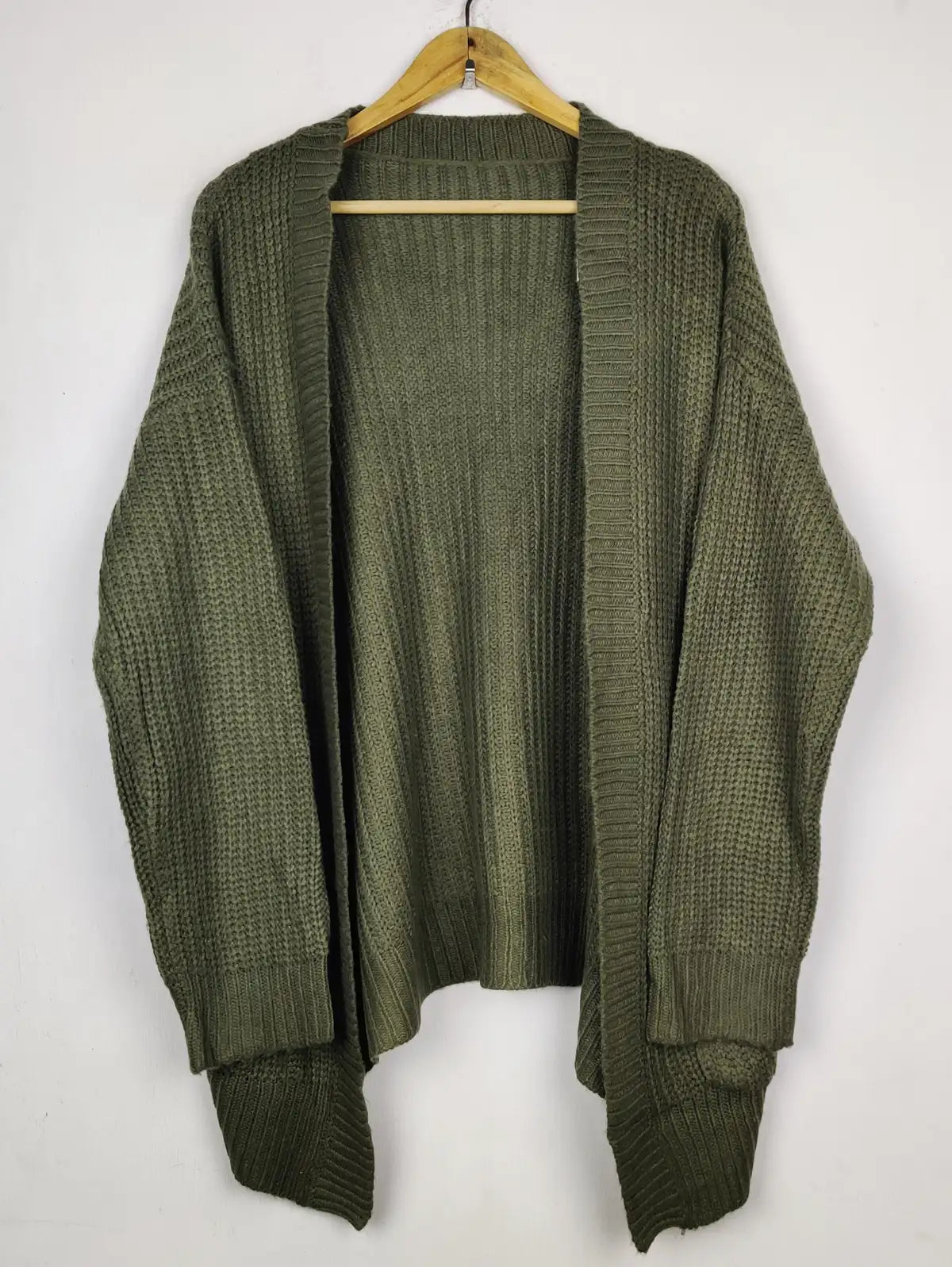 Buy online pre-used pre-loved 100% authentic & Original branded Shein (LC-8316) available in Pakistan. Top international brands avilable.