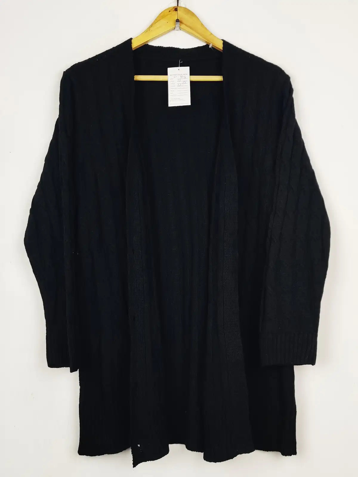 Buy online pre-used pre-loved 100% authentic & Original branded Unknown Brand (LC-8324) available in Pakistan. Top international brands avilable.