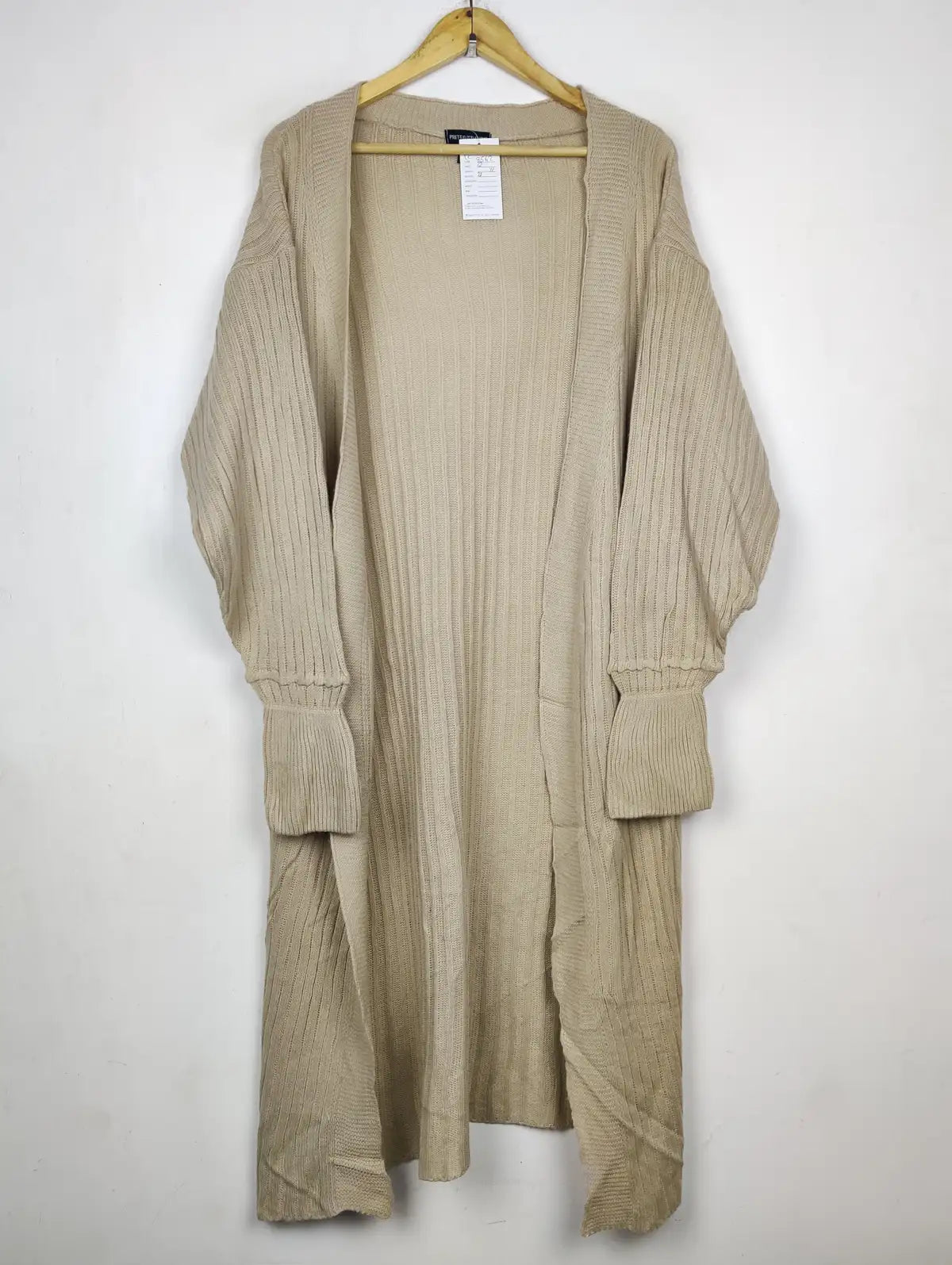 Buy online pre-used pre-loved 100% authentic & Original branded Prettylittlething (LC-8562) available in Pakistan. Top international brands avilable.
