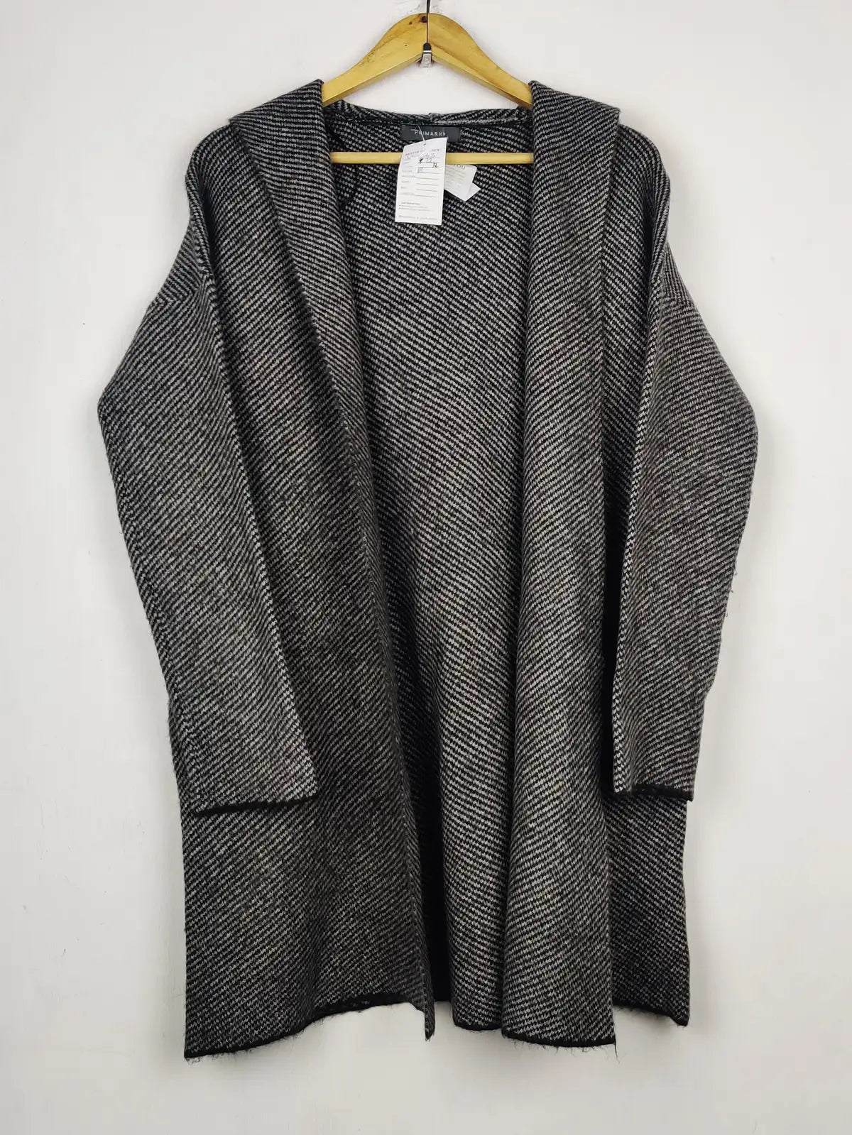 Buy online pre-used pre-loved 100% authentic & Original branded Primark (LC-8563) available in Pakistan. Top international brands avilable.