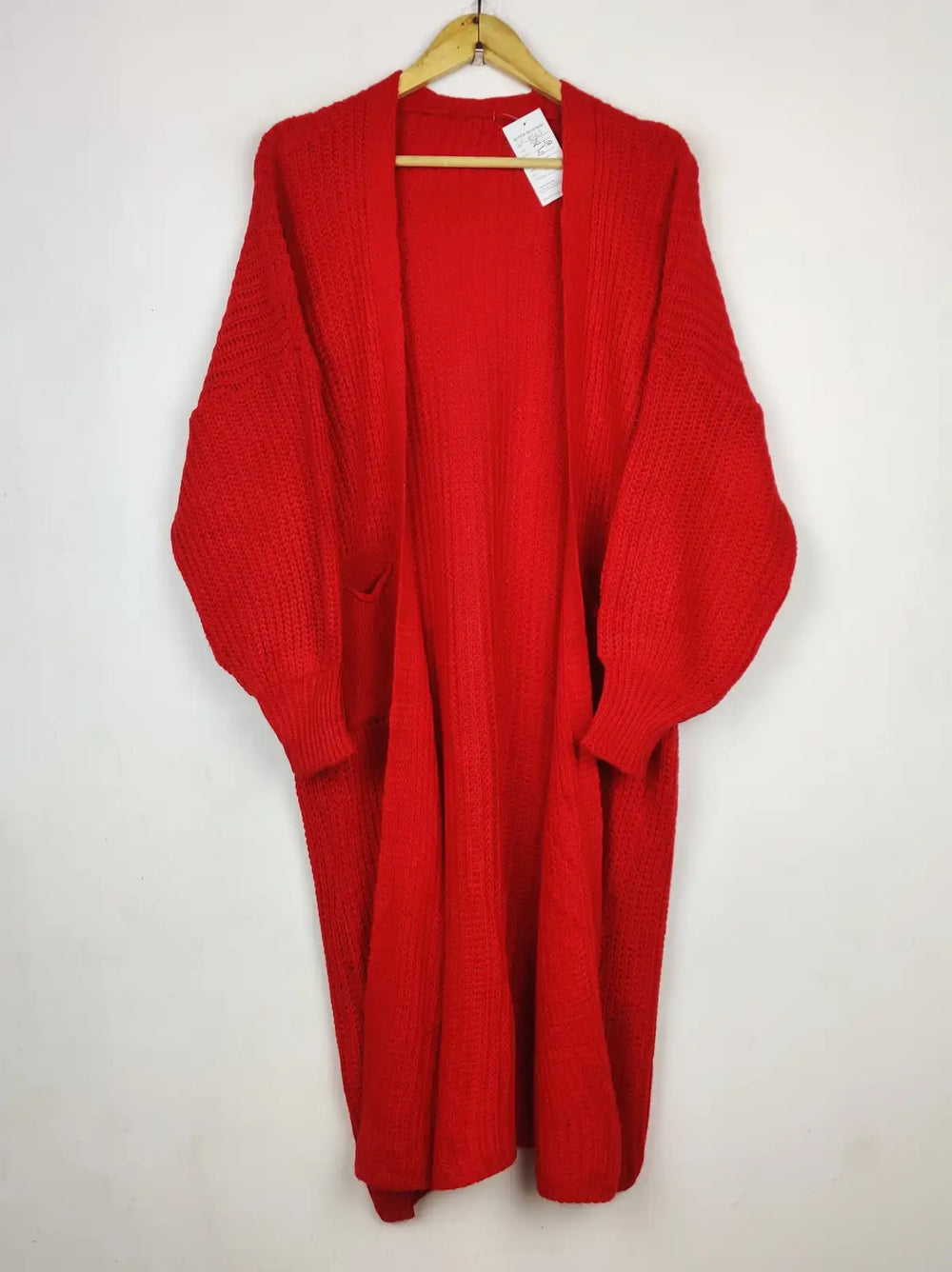 Buy online pre-used pre-loved 100% authentic & Original branded Unknown Brand (LC-8565) available in Pakistan. Top international brands avilable.