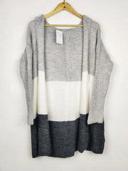 Buy online pre-used pre-loved 100% authentic & Original branded Unknown Brand (LC-8568) available in Pakistan. Top international brands avilable.